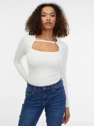 Orsay Koszulka w kolorze kremowym rozmiar: L. Brązowe t-shirty damskie ORSAY, l, bez wzorów, bez kołnierzyka. Za 34.99 zł.