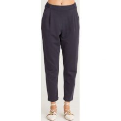 SPODNIE UDINE Max Mara Leisure. Niebieskie spodnie materiałowe damskie Max Mara Leisure, z aplikacjami, z tkaniny. Za 443.40 zł.