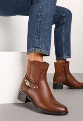 Brązowe Botki na Obcasie Ozdobione Metalicznymi Aplikacjami Lorimi. Brązowe botki damskie Born2be, z gumy, eleganckie, bez obcasa, na obcasie, bez zapięcia. Za 84.99 zł.