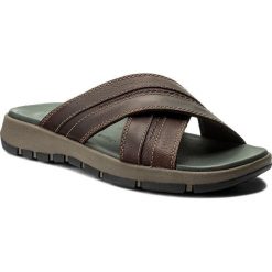 Klapki CLARKS - Brixby Cross 261315267 Dark Brown Leather. Brązowe klapki i japonki męskie Clarks, z materiału. W wyprzedaży za 199.00 zł.