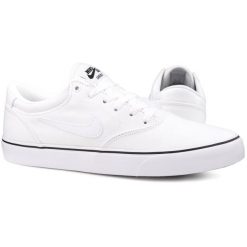 Buty trampki sportowe Nike SB CHRON 2 CNVS. Białe trampki i tenisówki damskie Nike, bez wzorów. W wyprzedaży za 289.00 zł.