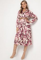 Fioletowa Kopertowa Sukienka w Abstrakcyjny Wzór z Gumką w Talii i Paskiem Zinnitaria. Fioletowe sukienki damskie Born2be, na spotkanie biznesowe, l, bez wzorów, z jeansu, klasyczne, bez kołnierzyka, bez ramiączek, kopertowe. Za 139.99 zł.