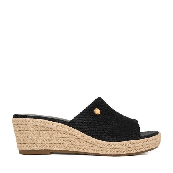Espadryle Beverly Hills Polo Club. Czarne espadryle damskie Beverly Hills Polo Club, bez wzorów, bez obcasa. Za 249.99 zł.