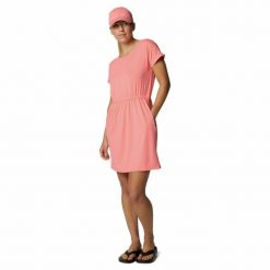 Sukienka techniczna z krótkim rękawem Columbia Chill River SS Dress. Czerwone sukienki damskie Columbia, s, bez wzorów, sportowe, bez kołnierzyka, bez ramiączek, mini, sportowe. Za 189.99 zł.