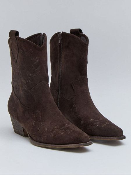 Bellucci Botki w kolorze brązowym na obcasie rozmiar: 39. Brązowe botki damskie Bellucci, eleganckie, bez obcasa, na obcasie, bez zapięcia. Za 139.95 zł.