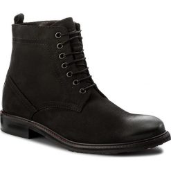 Kozaki KAZAR - Adagio 27475-03-00 Czarny. Czarne buty zimowe męskie Kazar, z nubiku, bez zapięcia. W wyprzedaży za 359.00 zł.