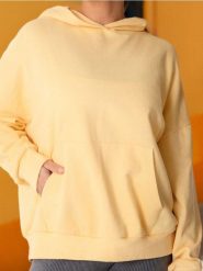 Bluza hoodie z kieszenią - żółty. Żółte bluzy bez kaptura damskie Sinsay, l, z dzianiny. W wyprzedaży za 22.99 zł.