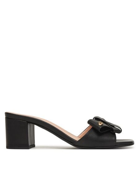 LOVE MOSCHINO Klapki JA28115G0OIE0000 Czarny. Czarne klapki damskie Love Moschino, bez wzorów, ze skóry, bez obcasa. Za 1,009.00 zł.