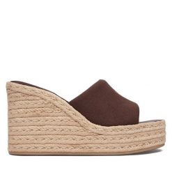 Espadryle Calvin Klein. Brązowe espadryle damskie CALVIN KLEIN, bez wzorów, bez obcasa. Za 489.99 zł.