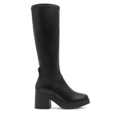 Kozaki Lasocki. Czarne kozaki damskie Lasocki, bez obcasa, na słupku. Za 329.99 zł.