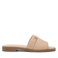 Klapki Lasocki. Brązowe klapki damskie Lasocki, bez wzorów, bez obcasa. Za 179.99 zł.