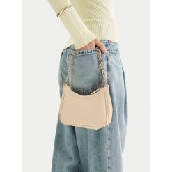 Torebka JENNY. Brązowe torebki klasyczne damskie Jenny, bez wzorów, bez dodatków. Za 129.99 zł.