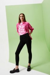 Jeansy push up z wysokim stanem czarne. Czarne jeansy damskie MOODO, z podwyższonym stanem. W wyprzedaży za 38.99 zł.