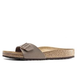 Brązowe Kapcie Birkenstock Madrid Damskie. Brązowe kapcie damskie Birkenstock, z gumy. Za 380.66 zł.