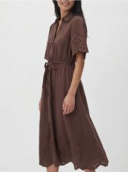 Bawełniana sukienka z ażurowymi wstawkami - ciemnobrązowy. Brązowe sukienki damskie Reserved, na co dzień, l, w ażurowe wzory, z bawełny, bez kołnierzyka, bez ramiączek, proste. Za 199.99 zł.