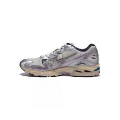 Buty do biegania Mizuno Wave Rider 10 Biały/Lila Marmurkowy/Szary Kamień. Białe obuwie do biegania damskie Mizuno, mizuno wave. Za 678.90 zł.