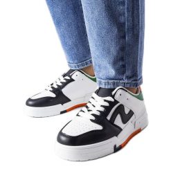 Czarno-białe buty na grubszej podeszwie Harter czarne. Czarne buty sportowe na co dzień damskie bez wzorów. Za 86.73 zł.