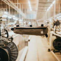 Torba rowerowa do bikepackingu Riverside na ramę Half-Frame 2,5 l lniana. Białe torebki klasyczne damskie ROCKRIDER, bez wzorów, ze lnu, bez dodatków. Za 219.99 zł.