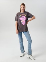 Bawełniana koszulka z nadrukiem Care Bears - szary. Szare t-shirty damskie Sinsay, l, bez wzorów, z bawełny, bez kołnierzyka. W wyprzedaży za 25.99 zł.
