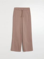 Spodnie straight leg - brązowy. Brązowe spodnie materiałowe damskie Sinsay, bez wzorów, sportowe. Za 39.99 zł.