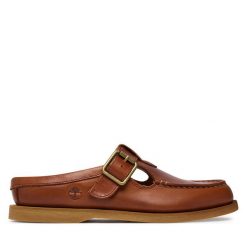 Klapki Timberland. Brązowe klapki damskie Timberland, bez wzorów, bez obcasa. Za 669.99 zł.