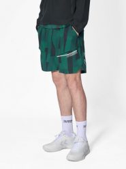Szorty z kieszonką Hummel Court Aop. Zielone szorty męskie HUMMEL, bez wzorów, z materiału, eleganckie. Za 179.00 zł.