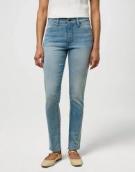 DAMSKIE SPODNIE WRANGLER SIENNA ARTIC FORGE 112371156. Spodnie materiałowe damskie Wrangler, bez wzorów, z jeansu. Za 219.99 zł.