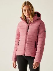 Regatta Kurtka pikowana "Kelane" w kolorze jasnoróżowym rozmiar: 44. Różowe kurtki damskie Regatta, bez wzorów, bez kaptura. Za 231.13 zł.