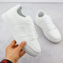 Półbuty sportowe białe Big Star RR274A241. Białe półbuty damskie Big Star, bez wzorów, ze skóry ekologicznej, retro, bez obcasa. Za 99.00 zł.