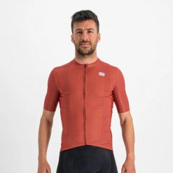 Koszulka rowerowa męska Sportful Checkmate. Czerwone t-shirty sportowe męskie SPORTFUL, na lato, m, z materiału, bez ramiączek, rowerowe. Za 386.75 zł.