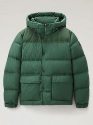 Woolrich Kurtka puchowa "Sierra" w kolorze zielonym rozmiar: L. Zielone kurtki męskie Woolrich, na zimę, l, bez wzorów, z puchu, bez kaptura. Za 988.35 zł.
