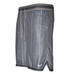 Spodenki Nike DNA Seasonal 10 Inch Shorts. Szare szorty męskie Nike, bez wzorów, sportowe. Za 144.00 zł.