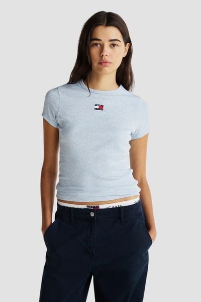 TOMMY JEANS Błękitny t-shirt damski, Rozmiar M. Niebieskie t-shirty damskie Tommy Jeans, m, bez wzorów, z jeansu, bez kołnierzyka. W wyprzedaży za 107.99 zł.