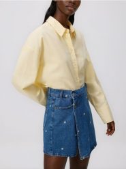 Jeansowe spódnico-szorty - indigo jeans. Niebieskie szorty damskie Reserved, bez wzorów, z bawełny. Za 99.99 zł.