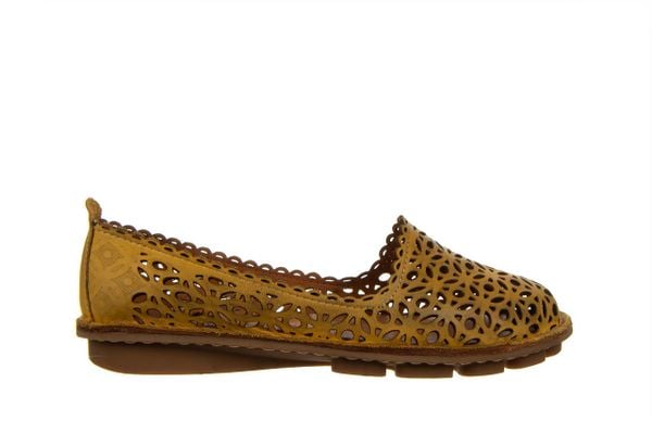 Półbuty Bayla-161 174 4101 1 Noce 161510, Żółty, Skóra naturalna - 38. Żółte półbuty damskie Bayla, w ażurowe wzory, z materiału, biznesowe, bez obcasa. W wyprzedaży za 179.10 zł.