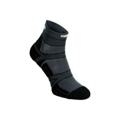 Skarpety do biegania KIPRUN STRAP. Niebieskie skarpetki damskie KALENJI, bez wzorów, z elastanu. Za 29.99 zł.