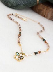 Pierres de Jade Pozłacany naszyjnik z elementami ozdobnymi - dł. 50 cm rozmiar: onesize. Białe naszyjniki damskie Pierres de Jade, pozłacane. Za 86.99 zł.