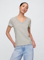 GAP Koszulka w kolorze jasnoszarym rozmiar: S. Szare bluzki damskie GAP, s, bez wzorów, z bawełny, bez kołnierzyka, bez ramiączek. Za 41.69 zł.