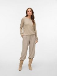 Vero Moda Sweter w kolorze beżowym rozmiar: L. Brązowe swetry klasyczne damskie Vero Moda, l, z materiału, bez kołnierzyka. Za 87.19 zł.