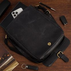 Torba męska skórzana na ramię zgrabna elegancka Beltimore czarna N23. Czarne torby męskie na ramię bez wzorów, na ramię. Za 199.99 zł.