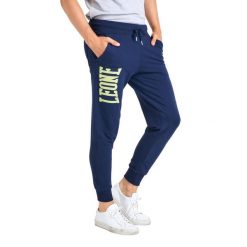 Spodnie męskie Leone Basic z dużym logo z nieczesanej bawełny. Niebieskie spodnie sportowe męskie LEONE 1947 APPAREL, z bawełny. Za 105.21 zł.