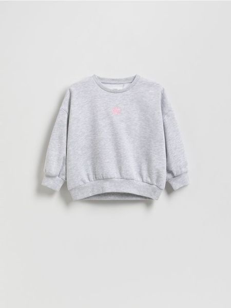 Bluza z haftem - jasnoszary. Szare bluzy i bluzki niemowlęce Reserved, bez wzorów, z bawełny, bez ramiączek, bez kaptura. W wyprzedaży za 27.99 zł.