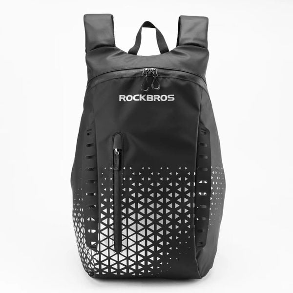 Plecak podróżny na rower motor z uchwytem na kask. Czarne plecaki damskie ROCKBROS, bez wzorów, z materiału. Za 179.99 zł.