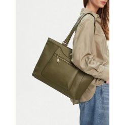 Torebka Beverly Hills Polo Club. Zielone torebki klasyczne damskie Beverly Hills Polo Club, bez wzorów, bez dodatków. Za 229.99 zł.