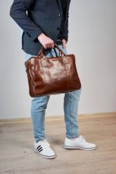 Skórzana Torba na Laptopa Brødrene R01 Jasny Brąz. Torby na laptopa damskie bez wzorów, ze skóry. Za 449.00 zł.