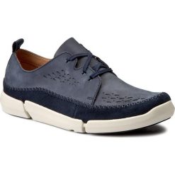 Półbuty CLARKS - Trifri Lace 261272117 Navy Nubuck. Niebieskie półbuty męskie Clarks, z materiału, bez zapięcia. W wyprzedaży za 259.00 zł.