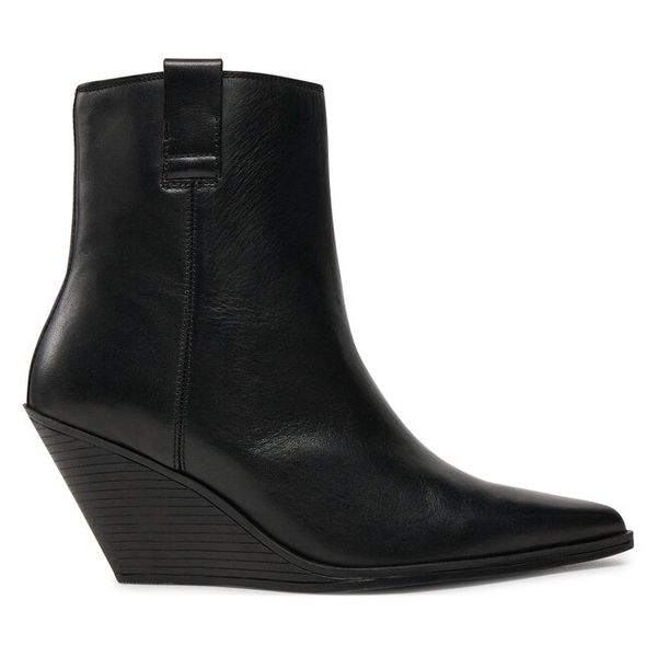 Botki Bronx. Czarne botki damskie Bronx, bez obcasa, na koturnie, bez zapięcia. Za 429.99 zł.