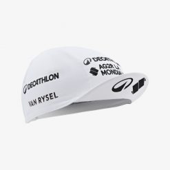 Czapka z daszkiem rowerowa Van Rysel oficjalna Decathlon AG2R La Mondiale Team. Białe czapki męskie VAN RYSEL, bez wzorów, z elastanu, sportowe. Za 44.99 zł.