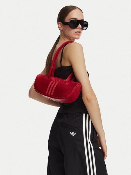 Adidas Torebka Bowling Bag Satin IA6115 Czerwony. Czerwone torebki klasyczne damskie Adidas, bez wzorów, z materiału, bez dodatków. Za 197.99 zł.