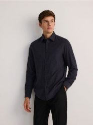 Koszula regular z bawełny egipskiej - szary. Szare koszule męskie Reserved, l, bez wzorów, z bawełny, bez kołnierzyka, bez ramiączek. Za 139.99 zł.